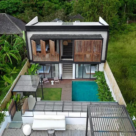 New 4 Bedroom 5 Min Walk To Berawa Beach Enclosed Livng